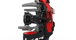 Komatsu-C124-isolated