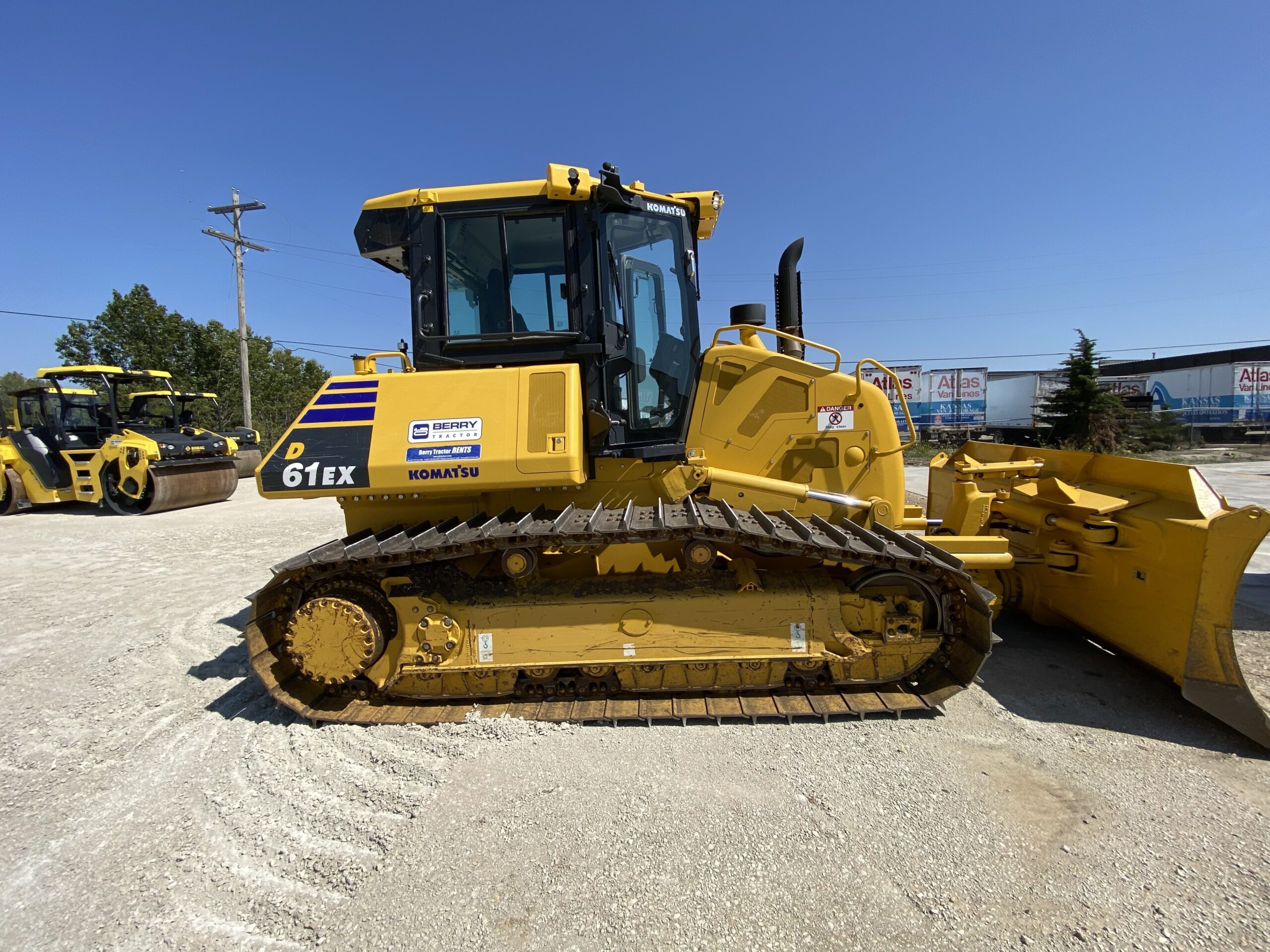 Used  KOMATSU D61EX-24